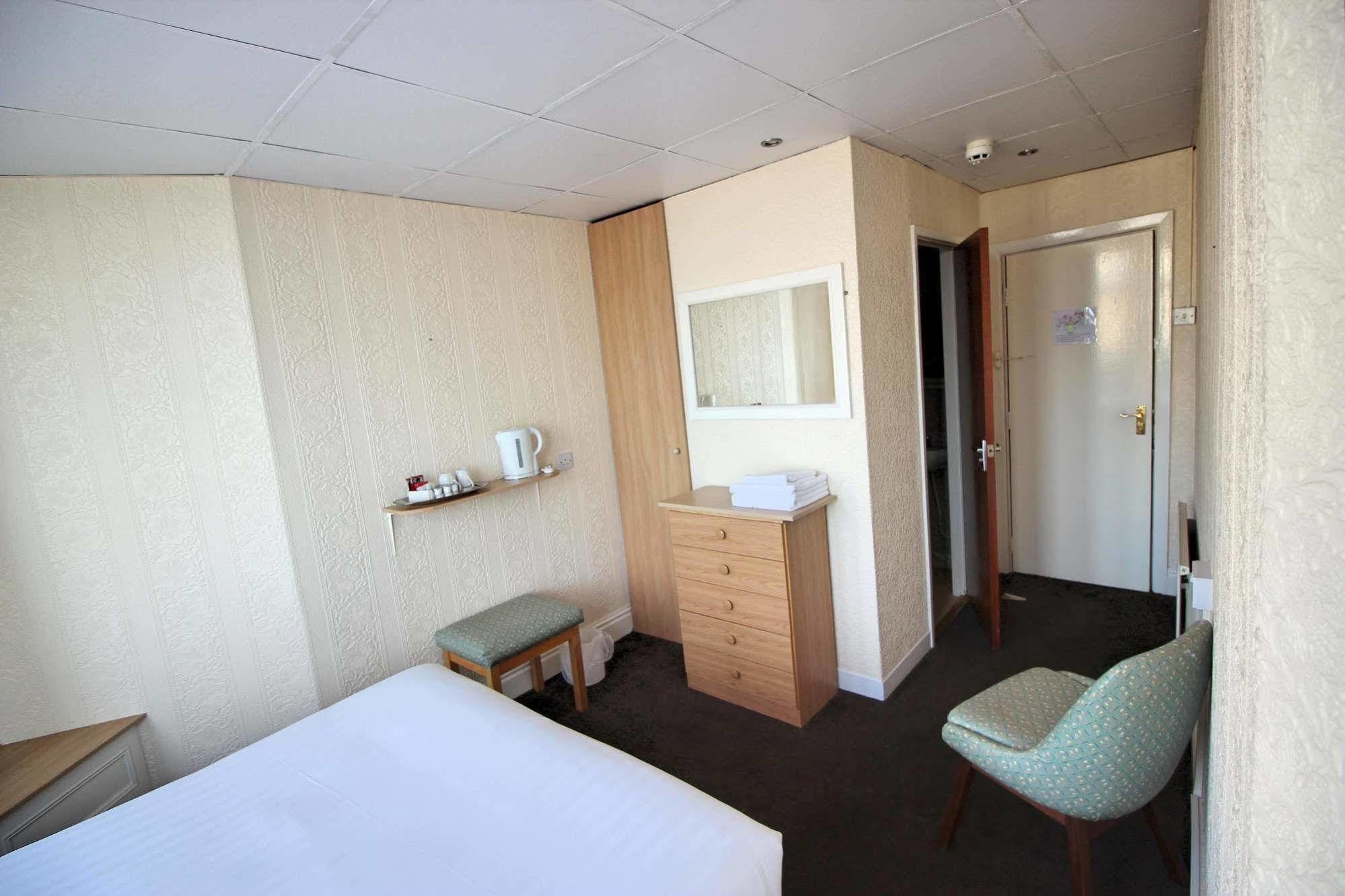 The Colwyn Hotel - Near Pleasure Beach Blackpool Esterno foto