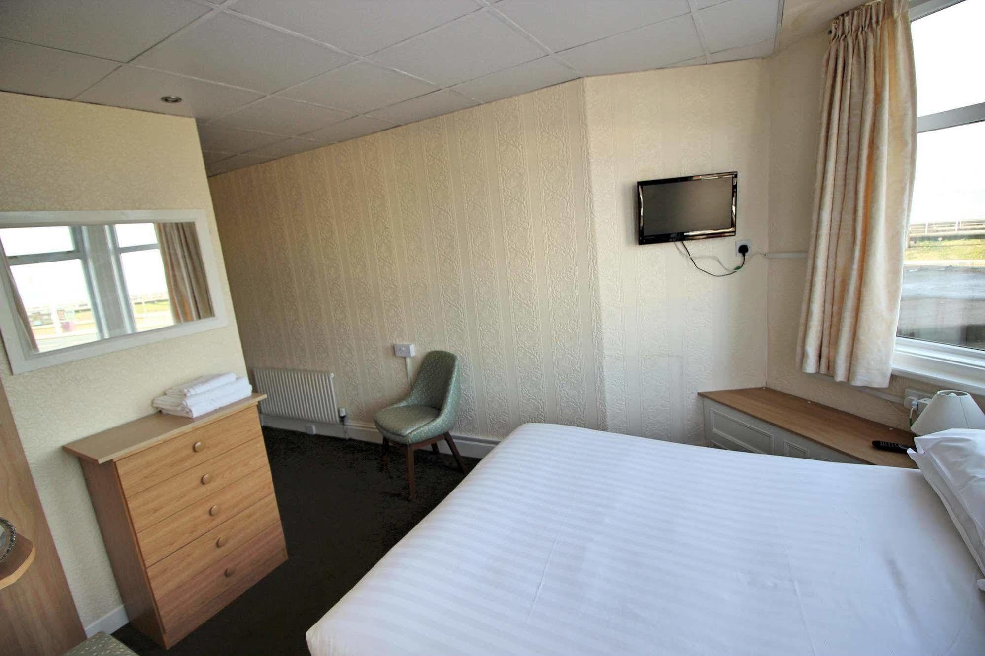 The Colwyn Hotel - Near Pleasure Beach Blackpool Esterno foto
