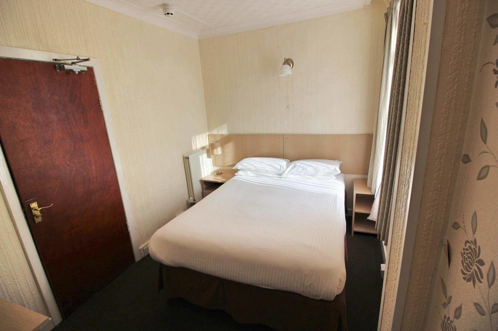 The Colwyn Hotel - Near Pleasure Beach Blackpool Esterno foto